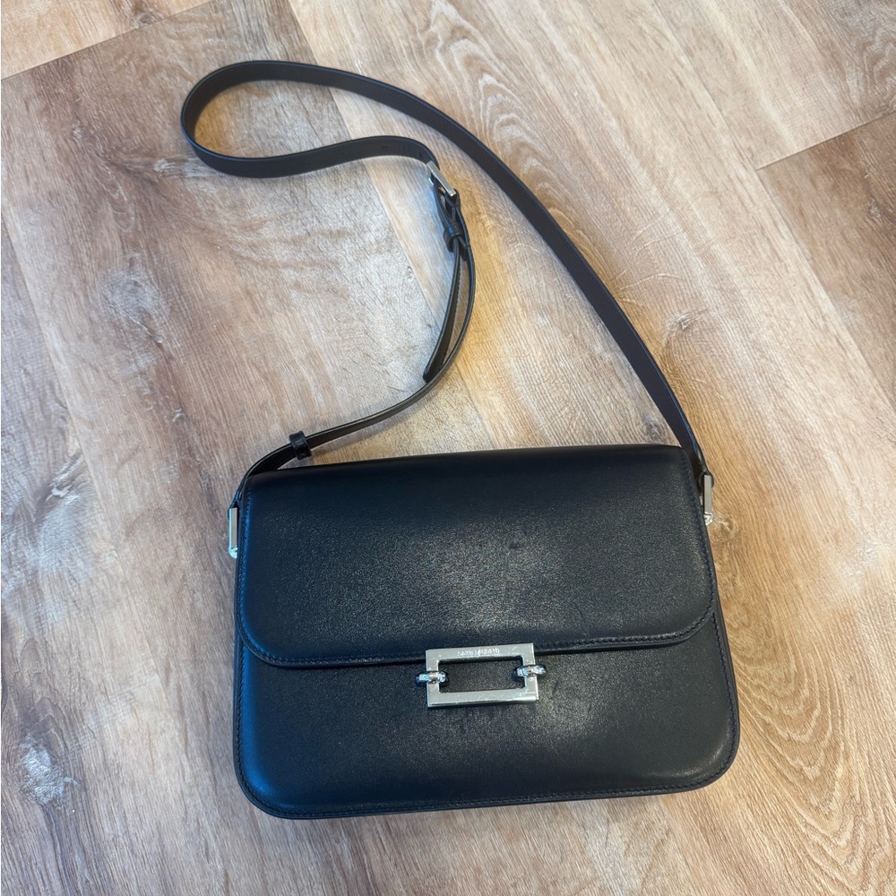 Saint Laurent Fermoir Shoulder Bag – Black Calfskin Leather